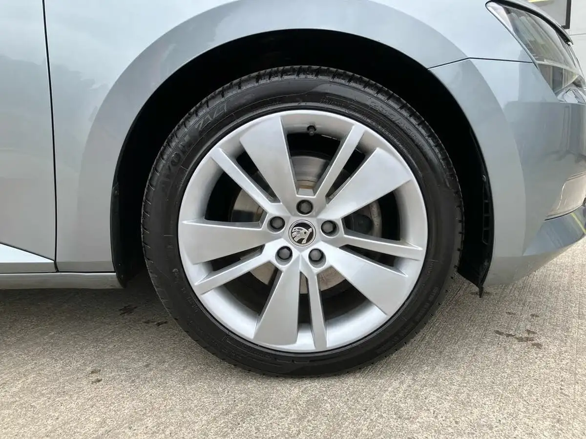 2018-skoda-superb-14-tsi-act-se-l-executive-hatchback-dsg-big-7