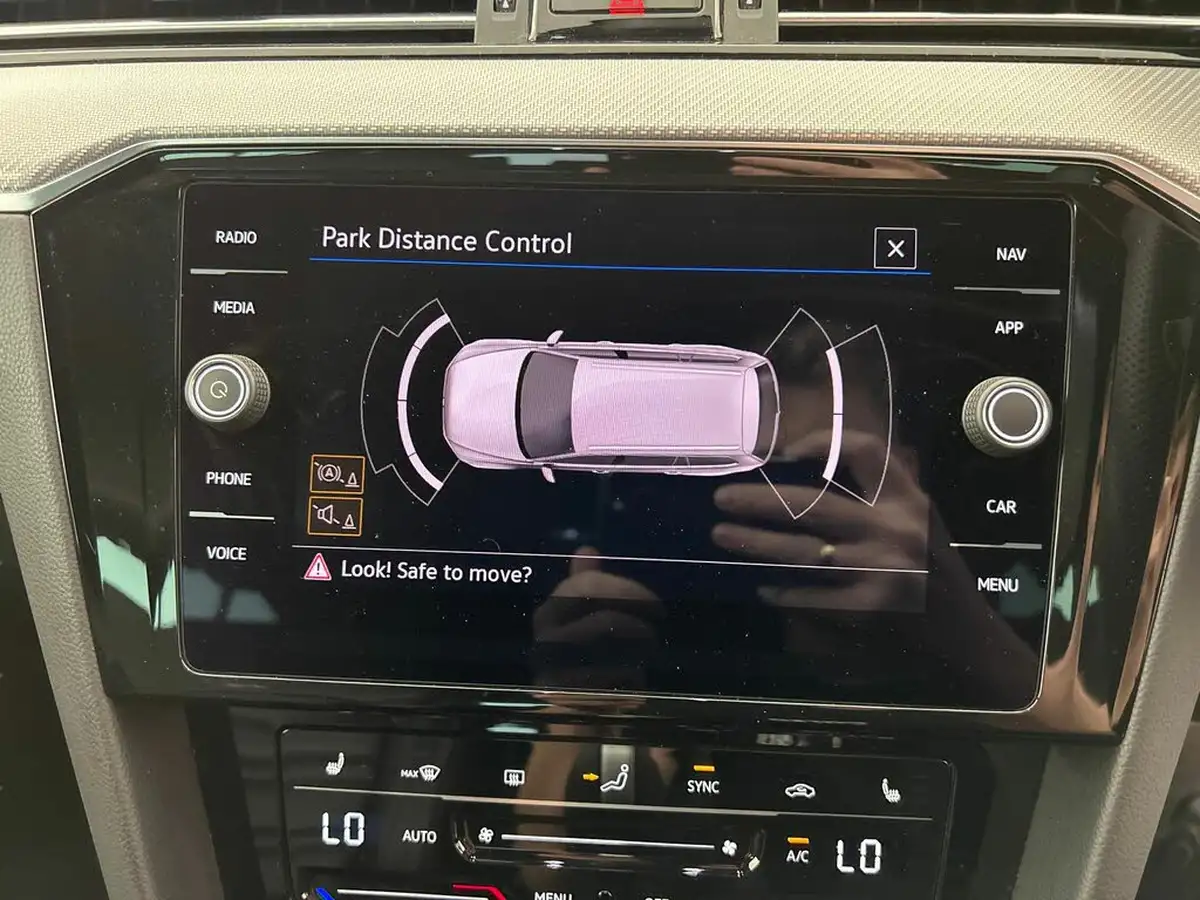 2023-volkswagen-passat-20tdi-r-line-big-25