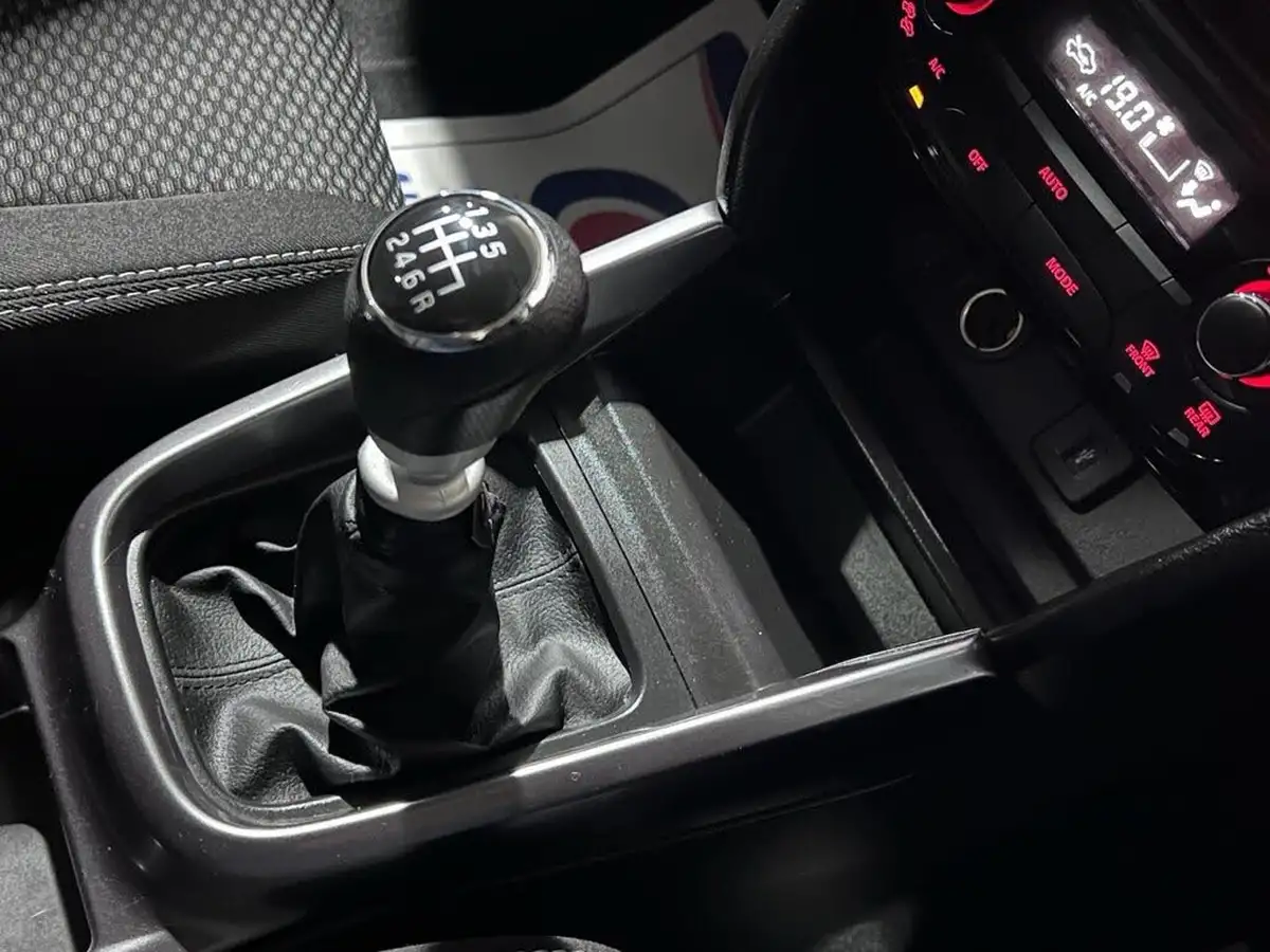 2020-suzuki-vitara-14-boosterjet-sz-t-140ps-big-12