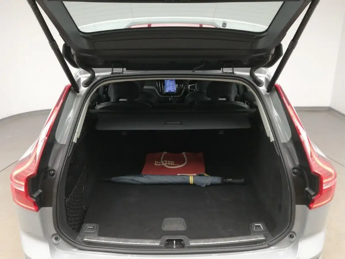 2023-volvo-xc60-20-b5-plus-big-7