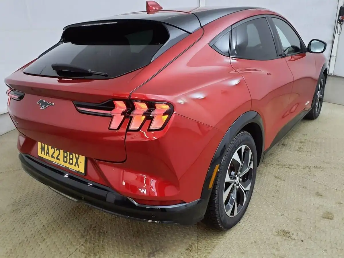 2022-ford-mustang-mach-e-e-standard-range-awd-big-6