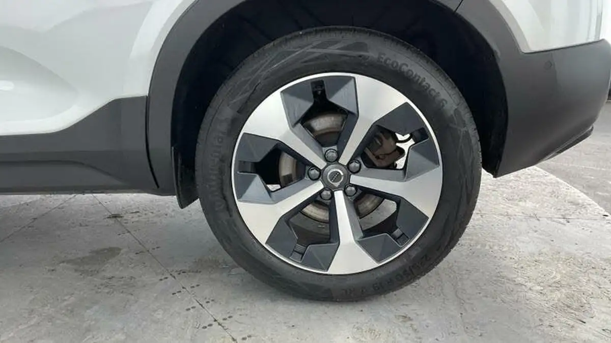 2023-volvo-xc40-20-b4-ultimate-big-33
