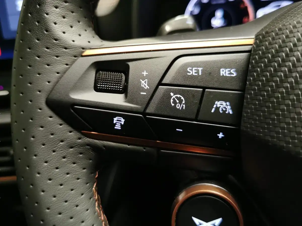 2023-cupra-leon-nf-20-tsi-vz3-300ps-hatchback-big-25