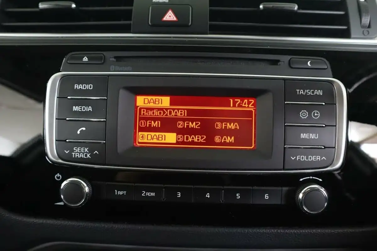 2016-kia-rio-125-sr7-5d-big-40