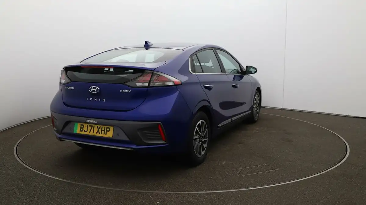 2022-hyundai-ioniq-e-premium-electric-big-54