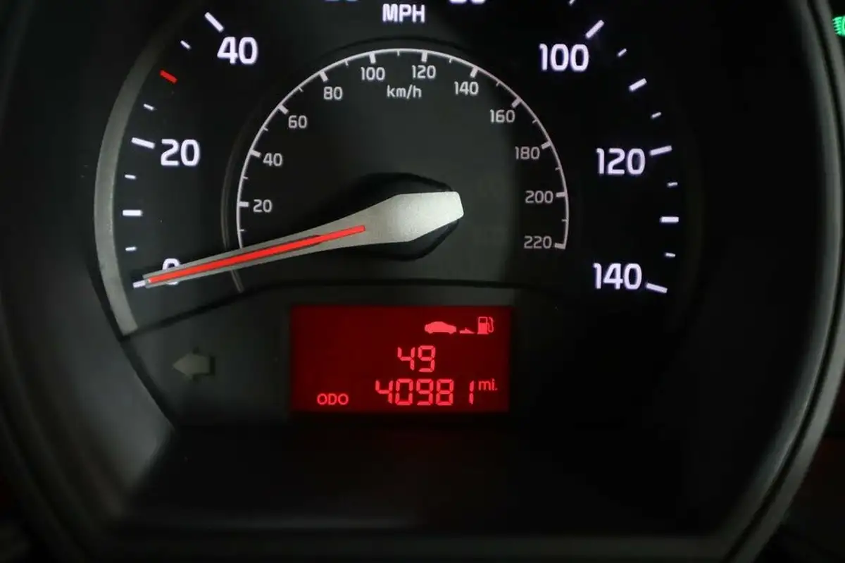 2016-kia-rio-125-sr7-5d-big-16