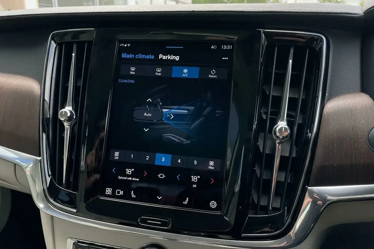 2022-volvo-s90-20-t8-inscription-455bhp-big-37