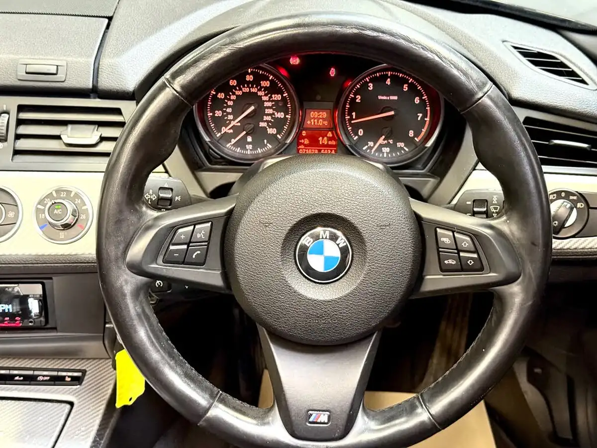 2012-bmw-z4-20-sdrive20i-m-sport-big-17
