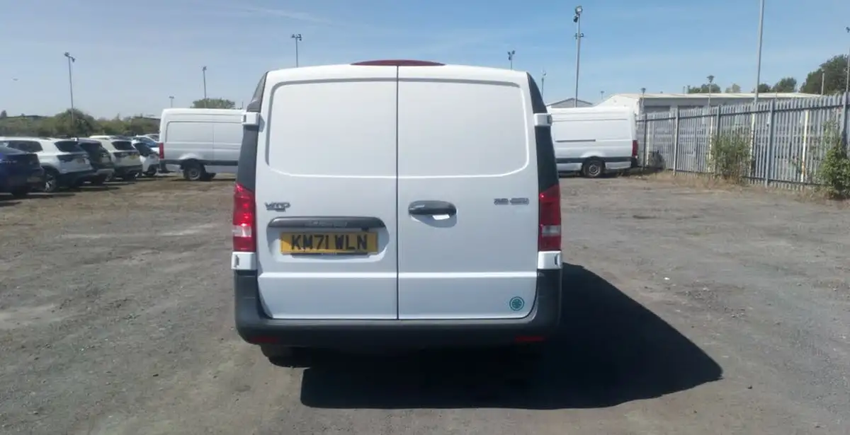 2021-mercedes-benz-vito-20cdi-116-progressive-l3-160bhpeu6dt-panel-big-5
