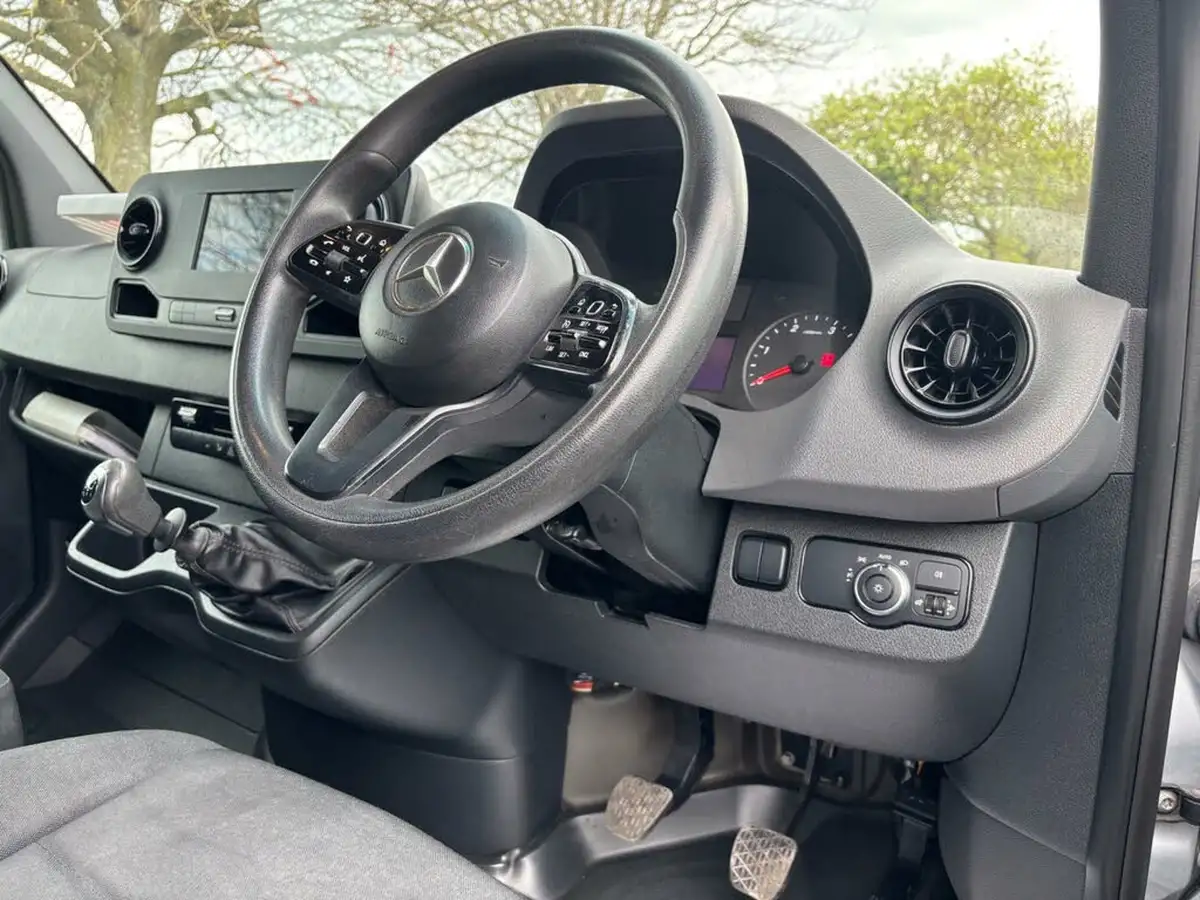 2020-mercedes-benz-sprinter-21cdi-314-l2h1-panel-van-rwd-eco-gear-360-big-11