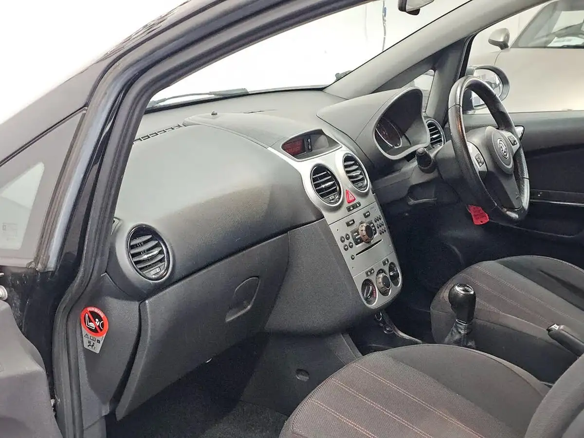 2010-vauxhall-corsa-12-sxi-85ps-ac-5d-big-14