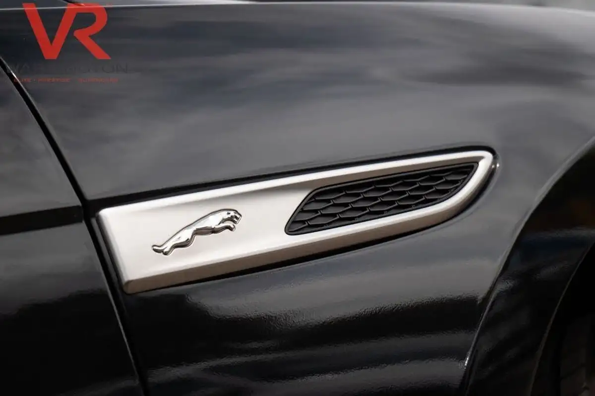 2021-jaguar-f-pace-20-d200-s-mhev-big-41