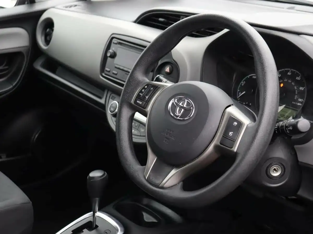 2019-toyota-yaris-15-vvt-i-active-big-18
