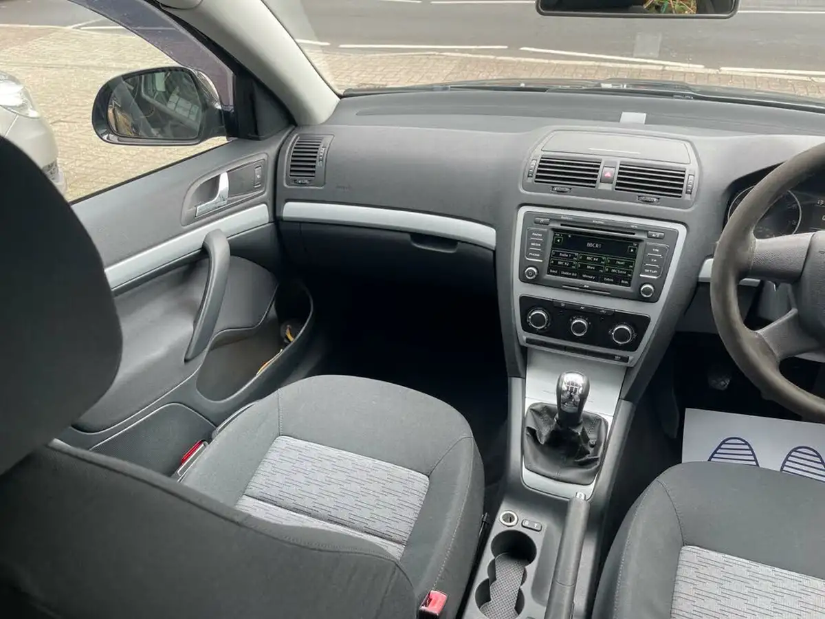 2010-skoda-octavia-14-se-tsi-122bhp-hatchback-big-24