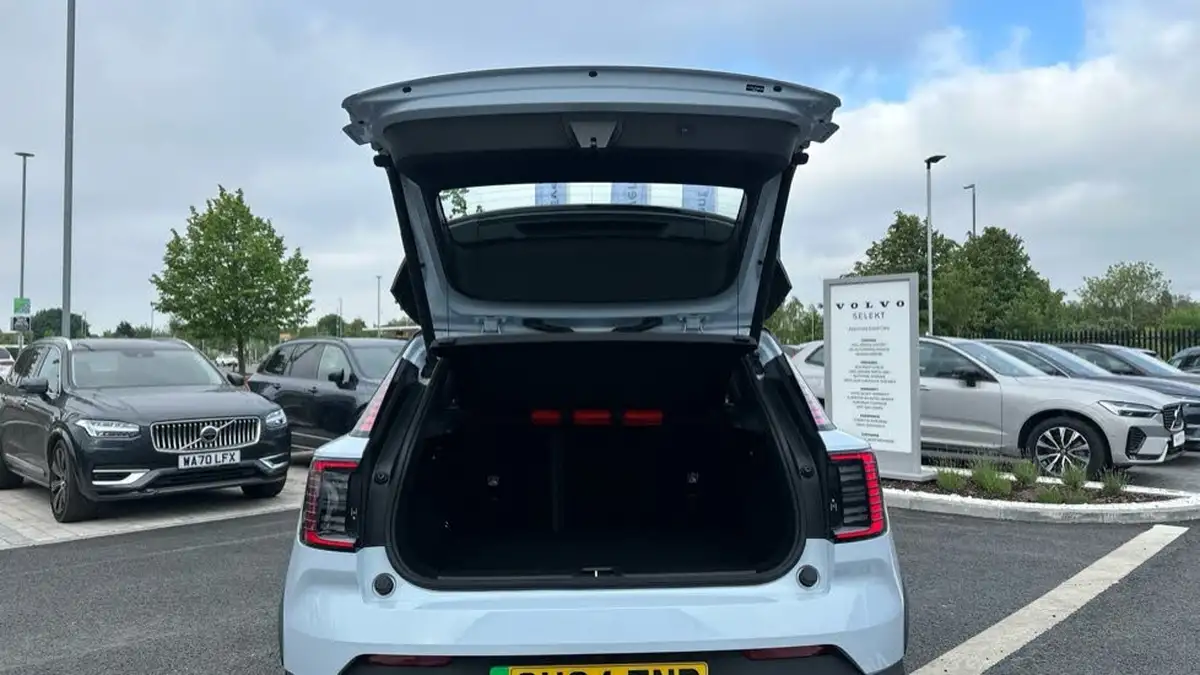 2024-volvo-ex30-e-single-motor-plus-extended-range-big-12