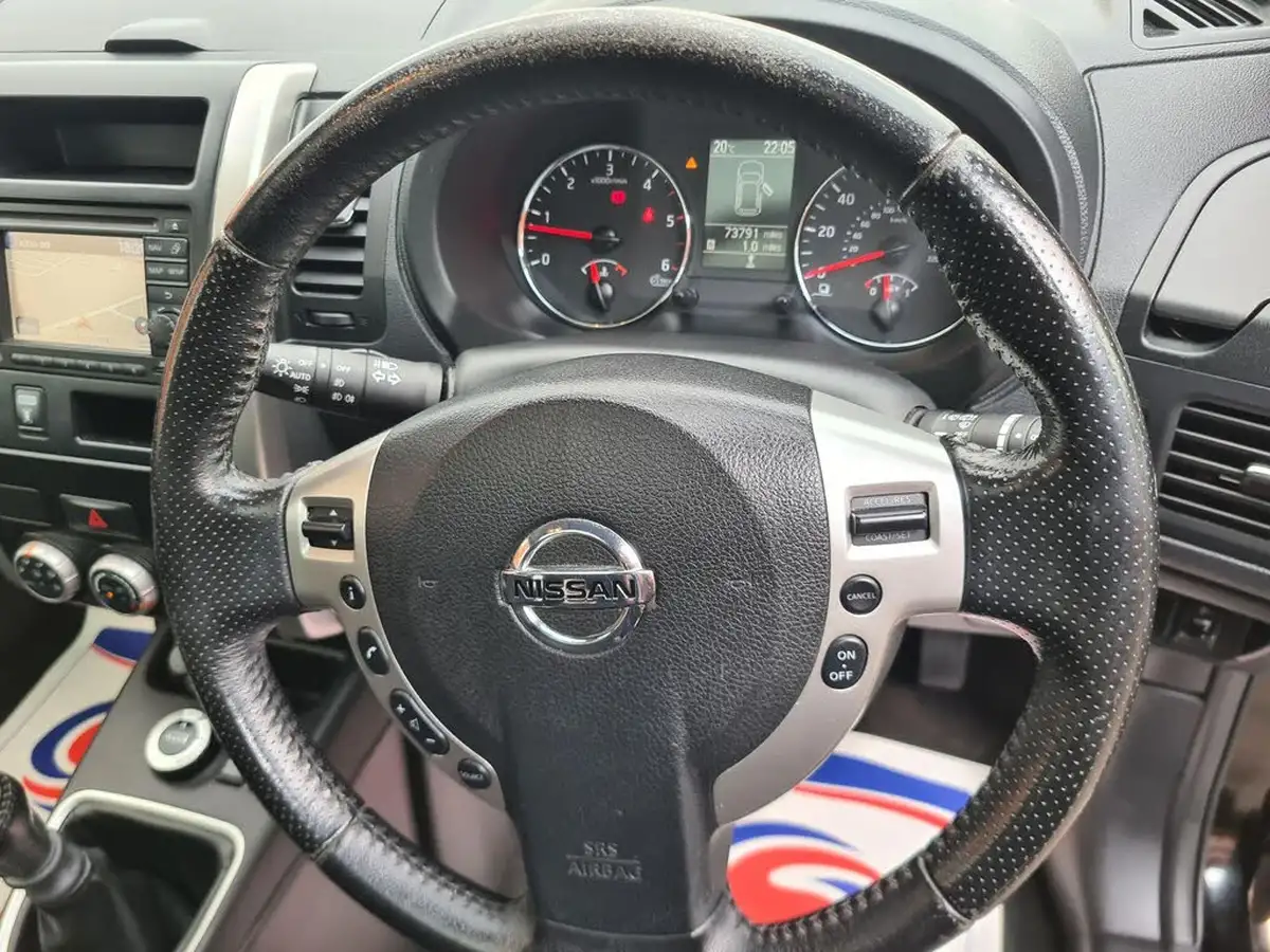 2014-nissan-x-trail-20td-n-tec-big-36