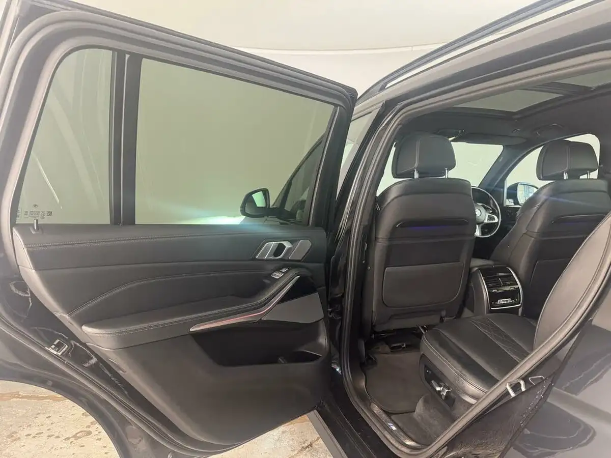 2019-bmw-x7-30-xdrive40i-m-sport-big-14