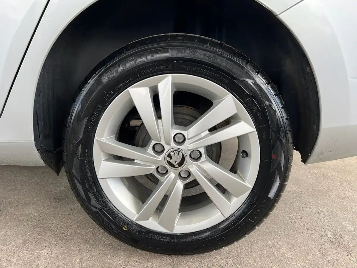 2021-skoda-fabia-10-tsi-se-95ps-estate-big-43