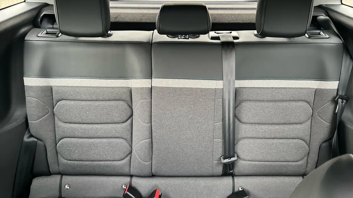 2022-citroen-c4-12-puretech-shine-130ps-big-25