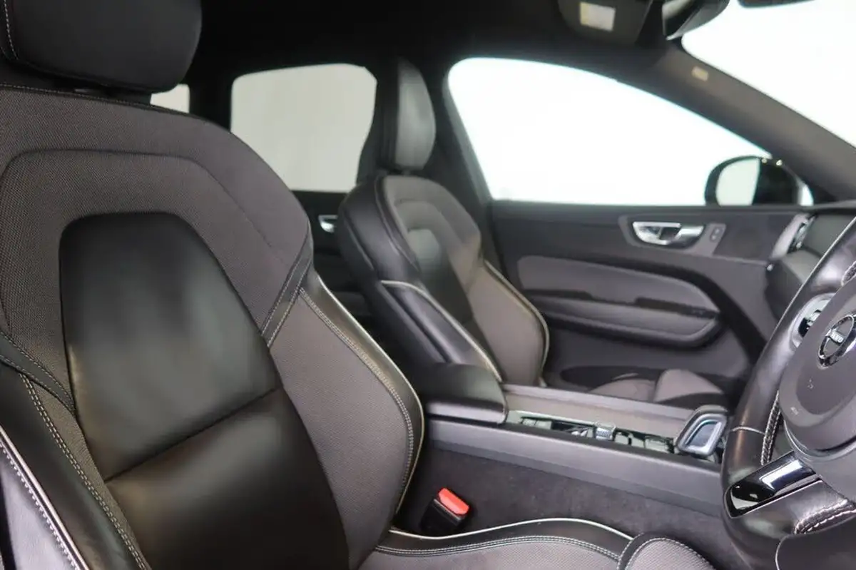 2021-volvo-xc60-20td-b4-r-design-big-12