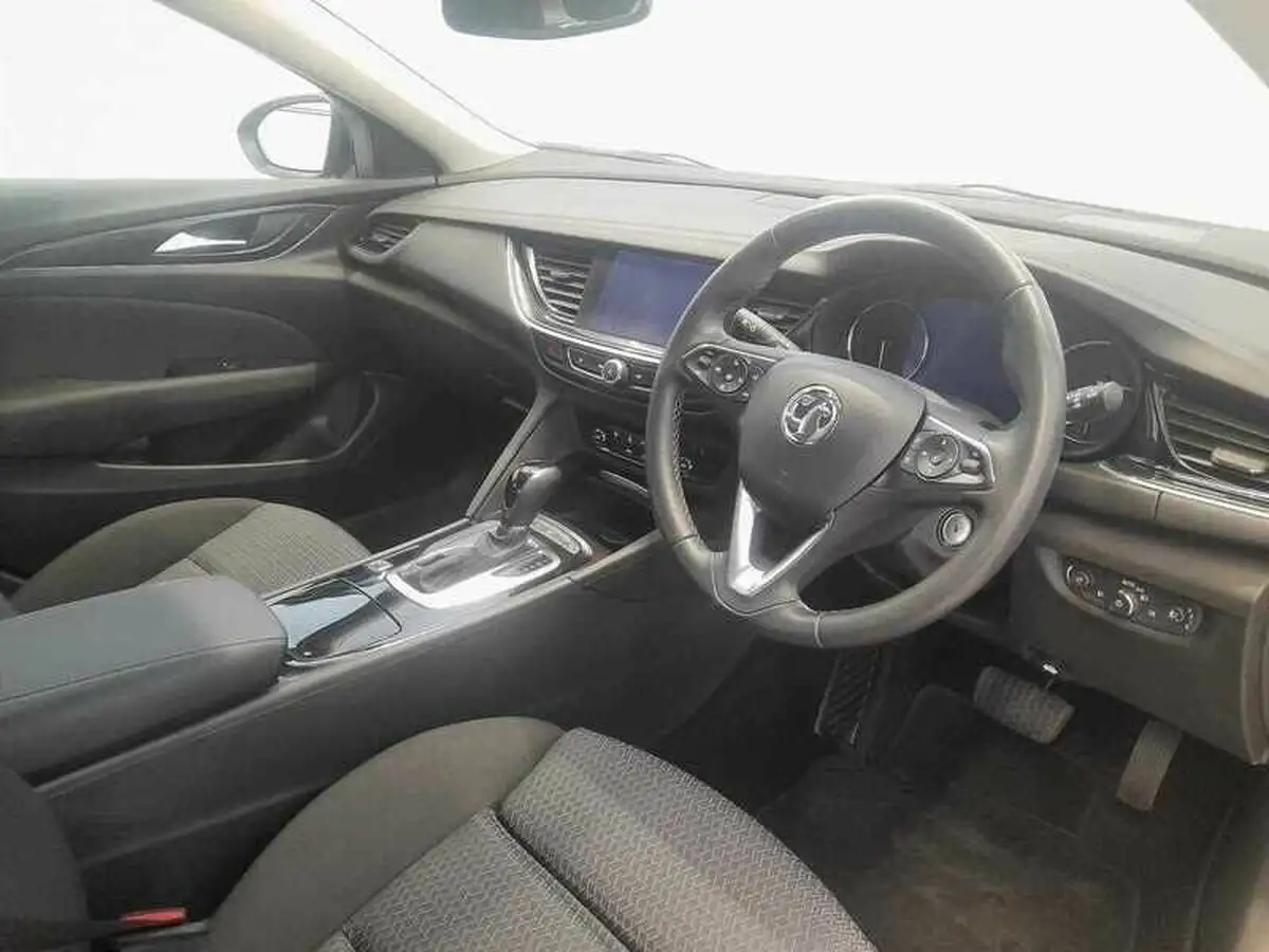 2022-vauxhall-insignia-grand-sport-15-turbo-d-design-auto-big-9