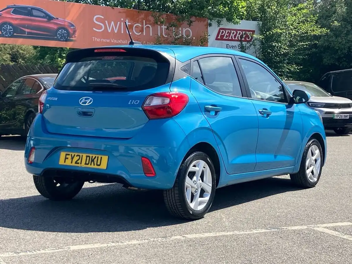 2021-hyundai-i10-12-se-connect-auto-big-27
