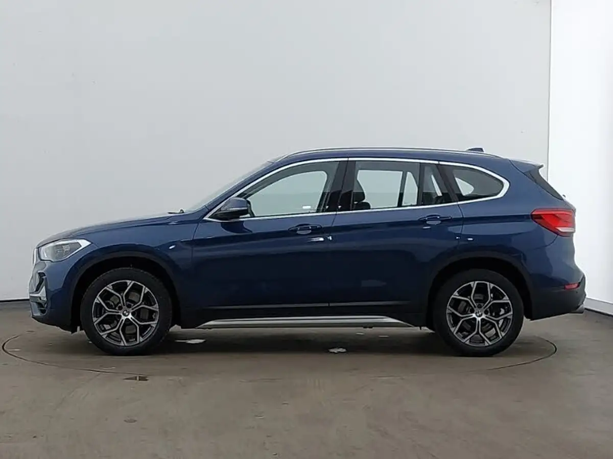 2021-bmw-x1-20-sdrive20i-xline-big-3