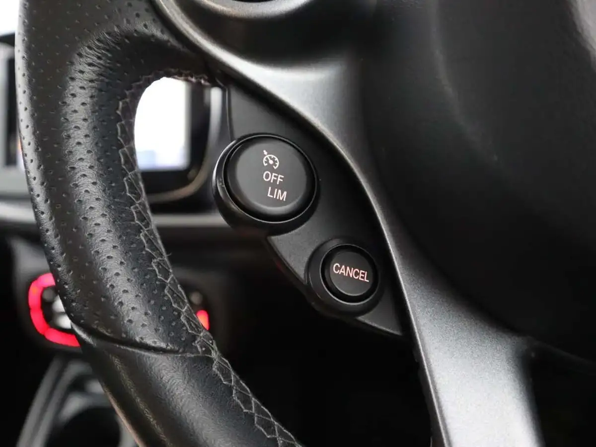 2018-smart-fortwo-10-prime-sport-premium-coupe-twinamic-big-17