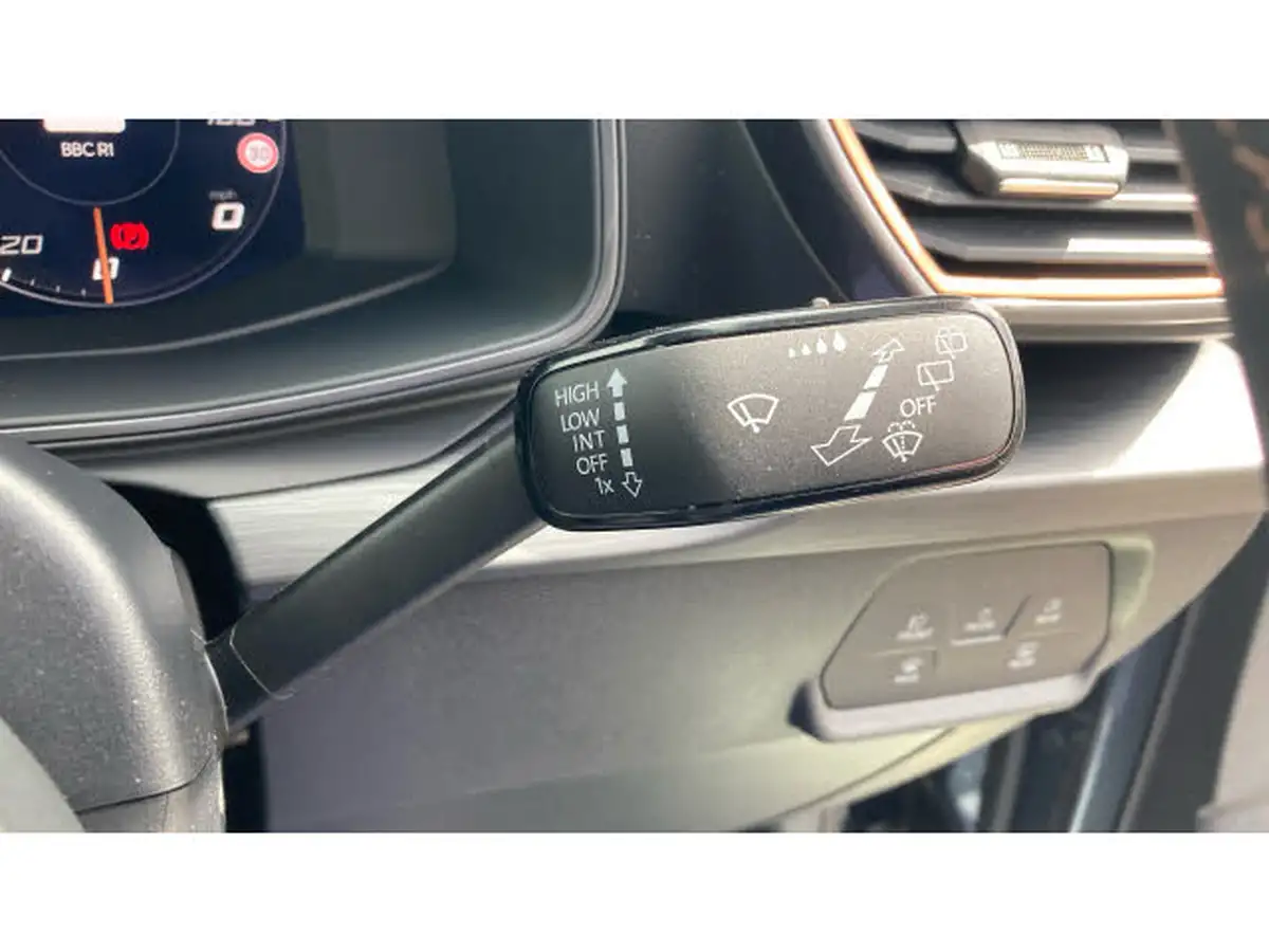 2024-cupra-formentor-14-e-hybrid-v1-big-30