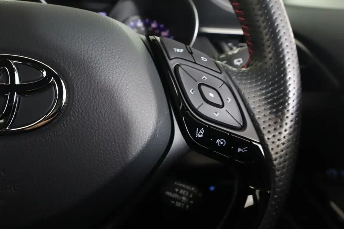2022-toyota-c-hr-18-vvt-i-gr-sport-big-15