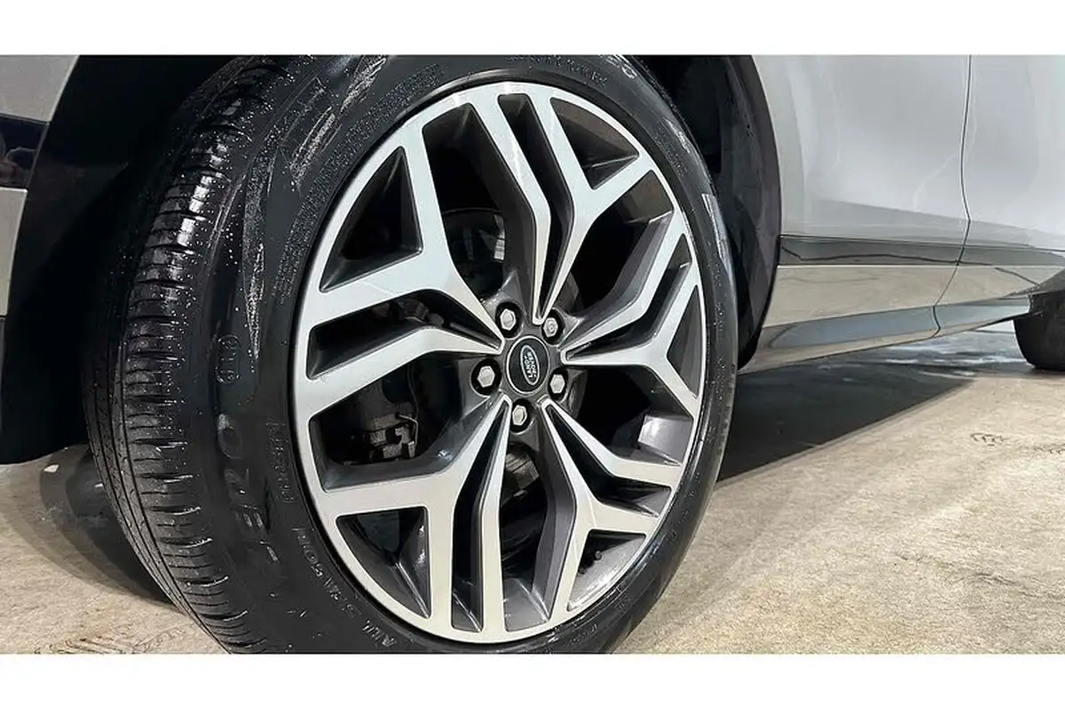 2021-land-rover-range-rover-evoque-15-p300e-r-dynamic-hse-big-17