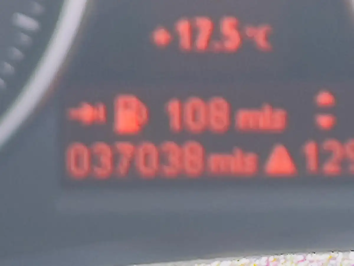 2011-bmw-3-series-20td-320d-efficientdynamics-efficientdynamics-big-21