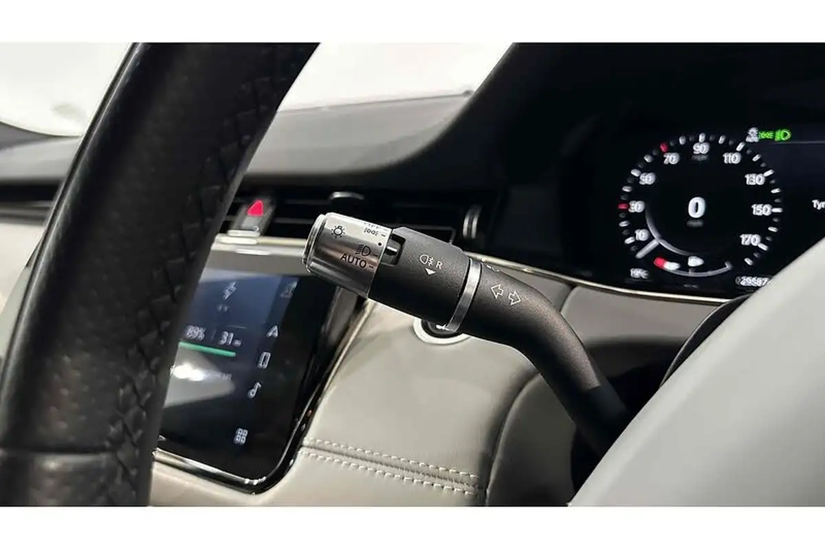 2021-land-rover-range-rover-evoque-15-p300e-r-dynamic-hse-big-41