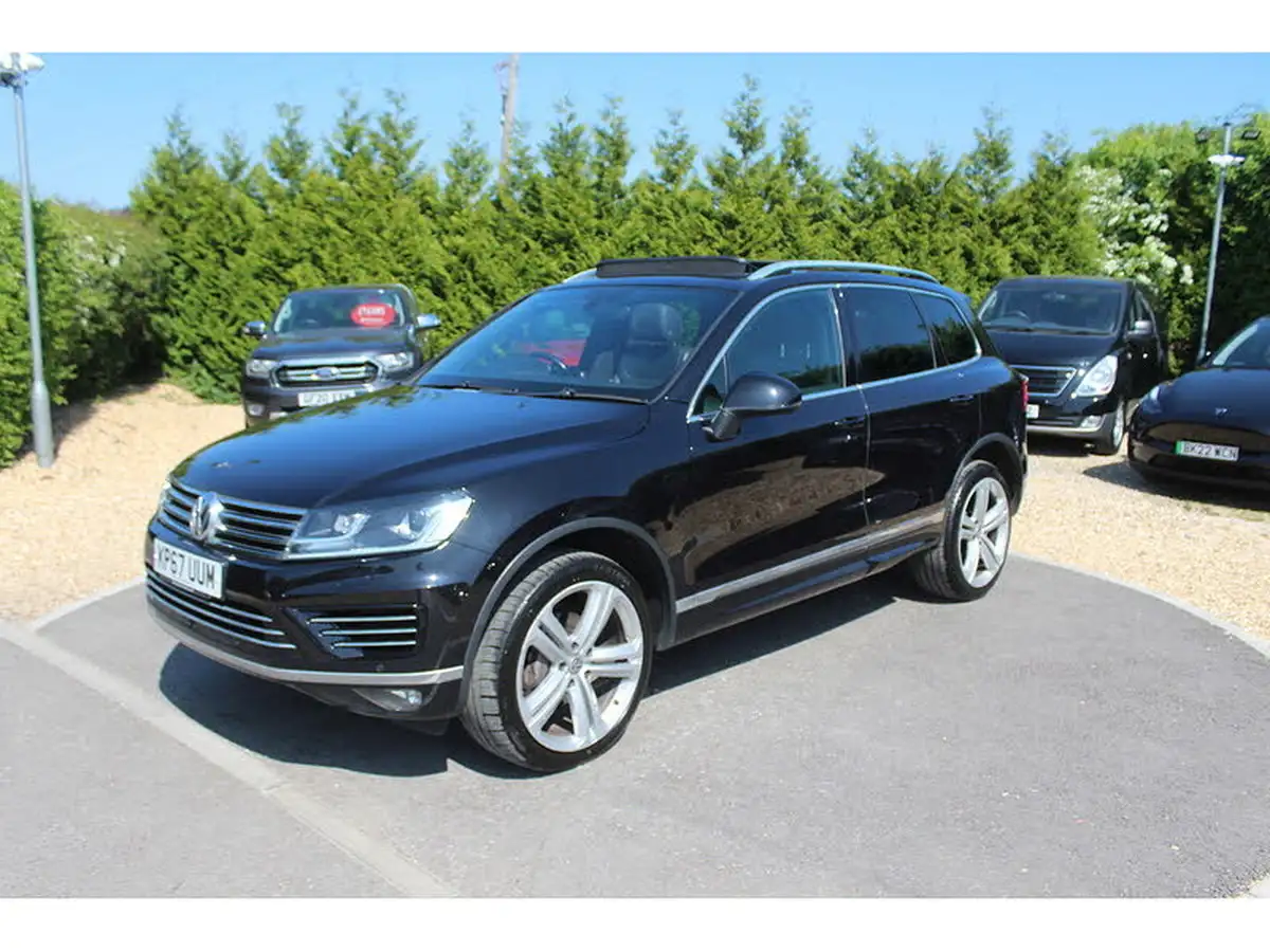 2017-volkswagen-touareg-30tdi-r-line-plus-262ps-ss-2967cc-big-4