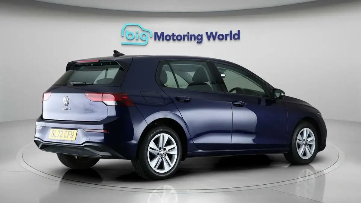 2022-volkswagen-golf-15-tsi-life-130ps-hatchback-big-6