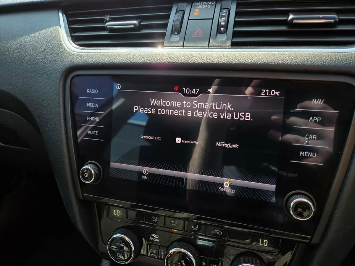 2019-skoda-octavia-10-tsi-se-technology-estate-dsg-big-30