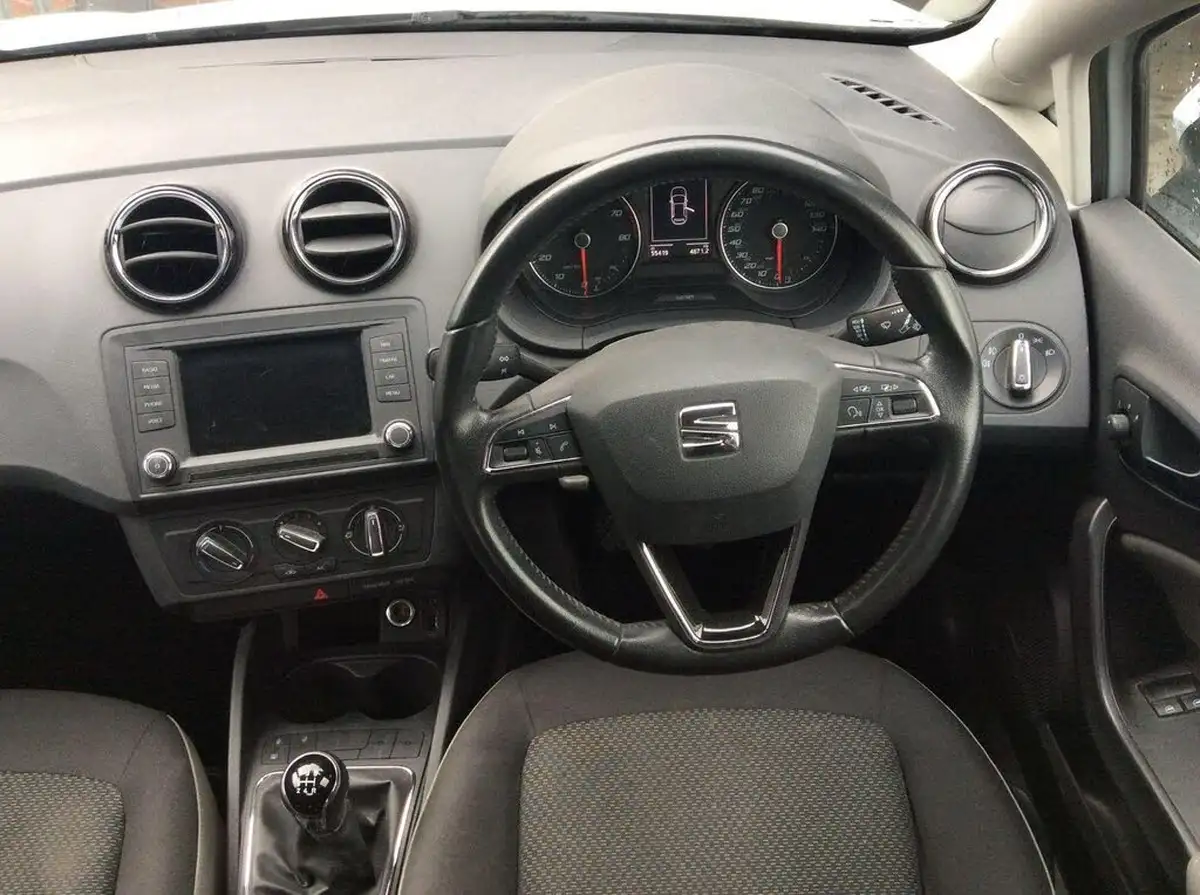 2017-seat-ibiza-10-se-technology-hatchback-5d-big-9