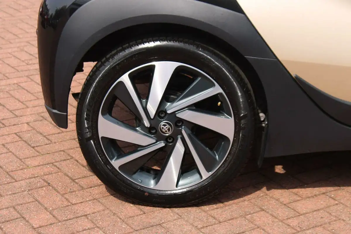 2023-toyota-aygo-x-10-vvt-i-exclusive-big-4