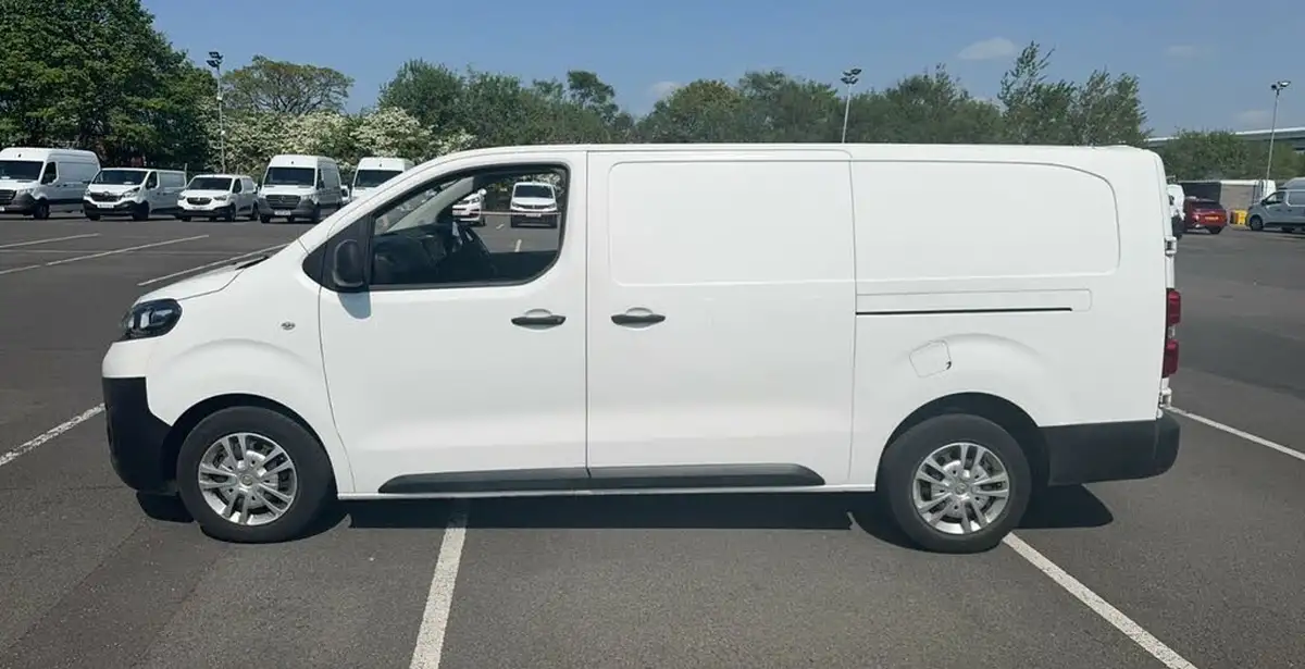 2020-vauxhall-vivaro-15td-2900-l2h1-dynamic-big-8