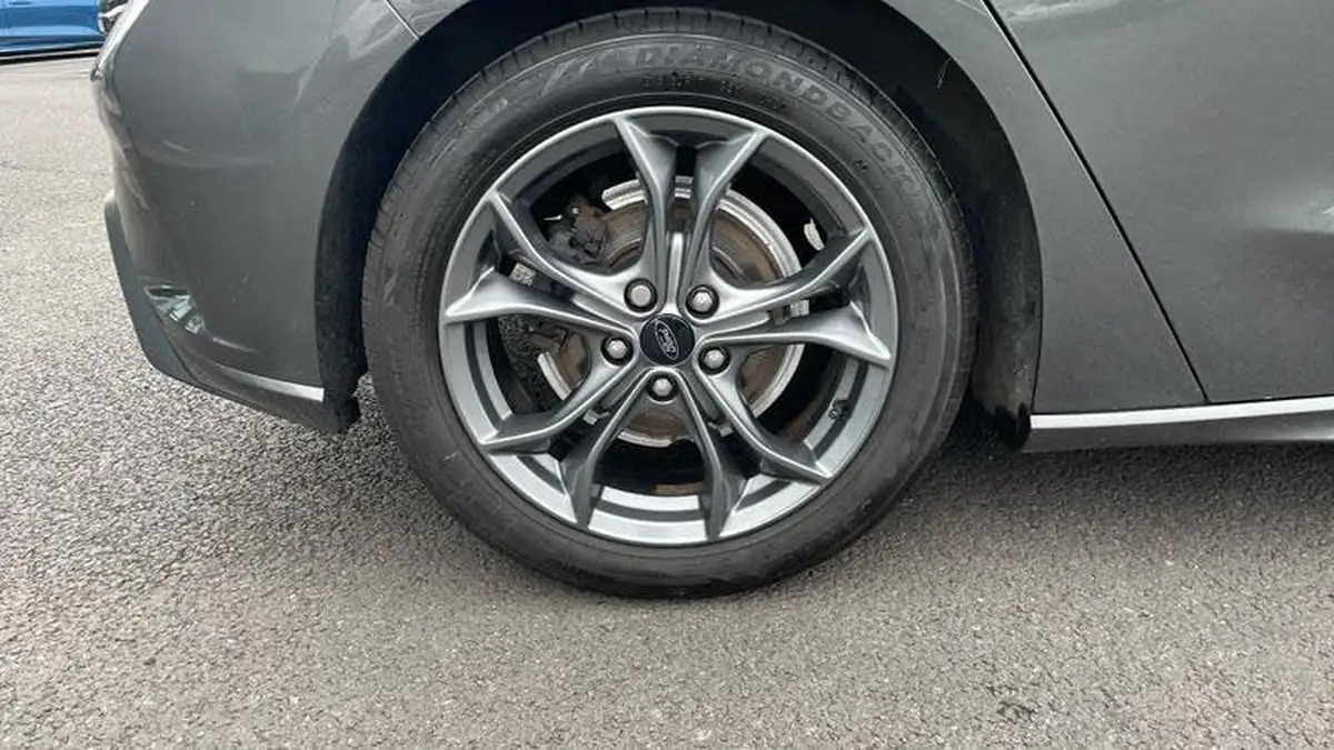 2019-ford-focus-10t-st-line-hatchback-big-18