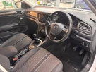 2018-volkswagen-t-roc-10-tsi-design-ss-small-27