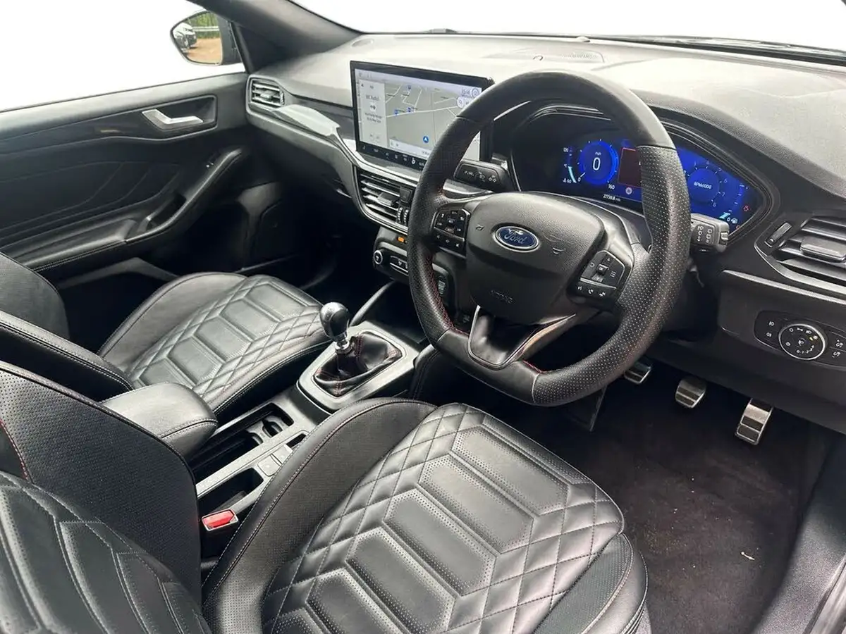 2022-ford-focus-10t-st-line-vignale-155ps-hybrid-mhev-hatchback-big-9