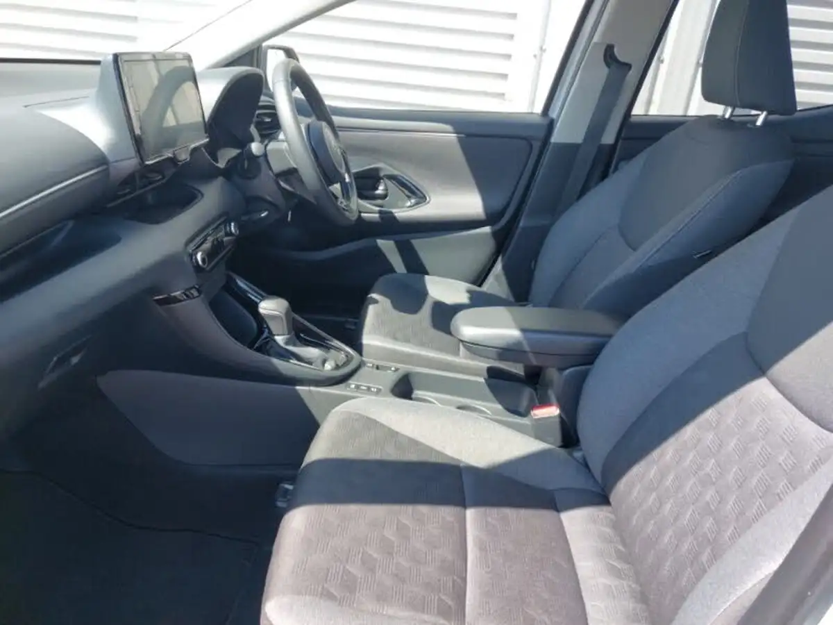 2024-toyota-yaris-15-vvt-i-design-big-4