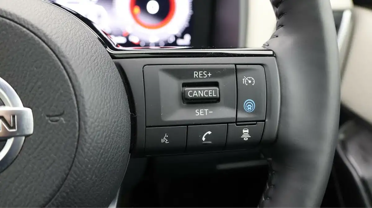 2021-nissan-qashqai-13-dig-t-tekna-140ps-big-23