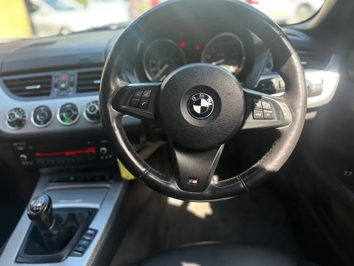 2012-bmw-z4-20-sdrive20i-m-sport-big-12