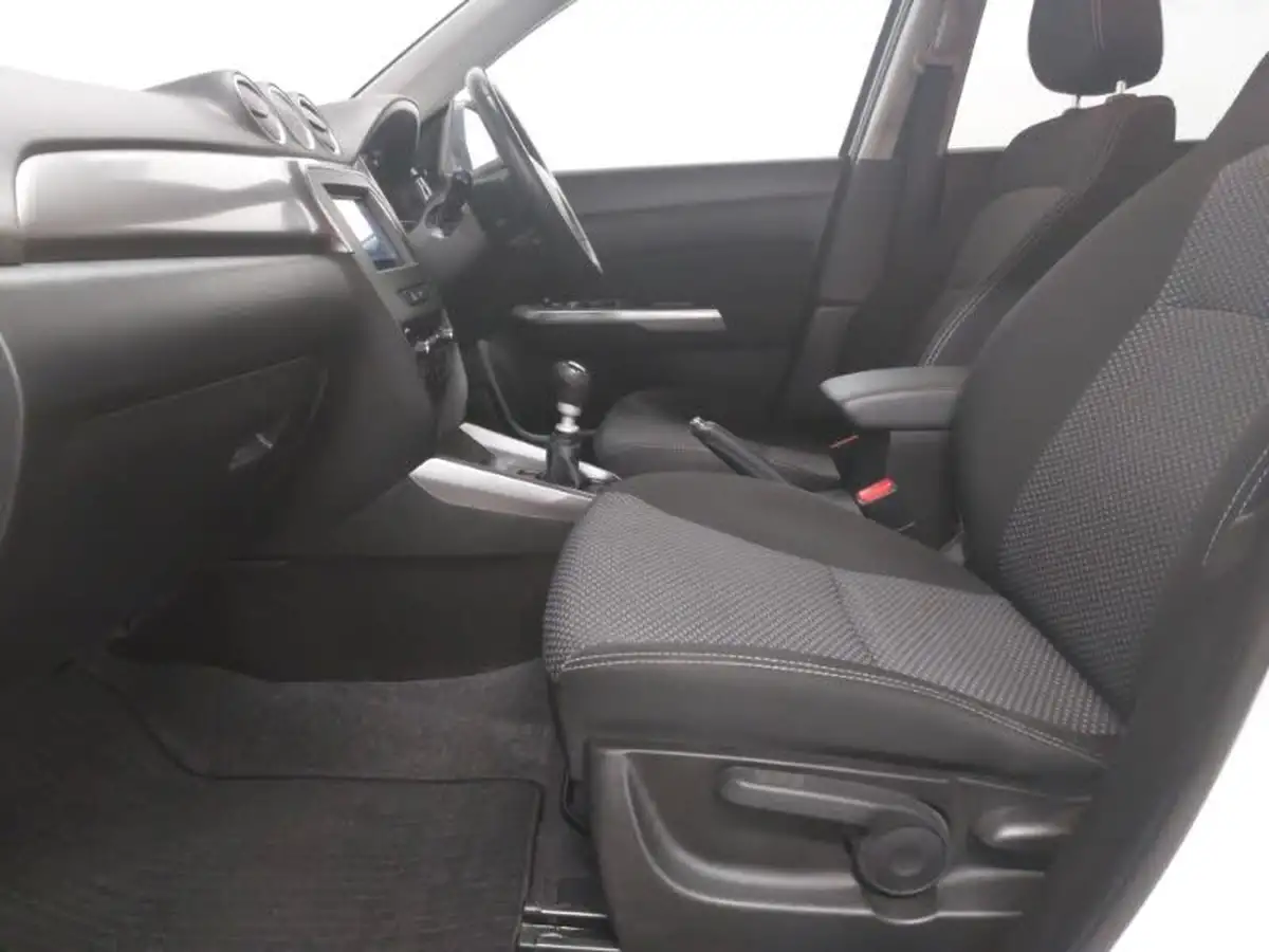 2022-suzuki-vitara-14-boosterjet-sz-t-big-4