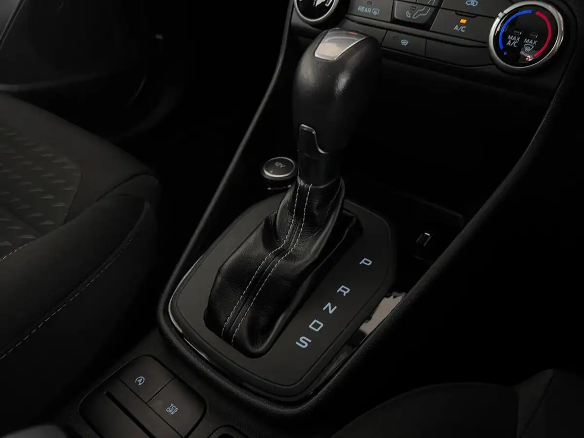 2017-ford-fiesta-10t-zetec-100ps-ecoboost-ss-5d-powershift-big-39
