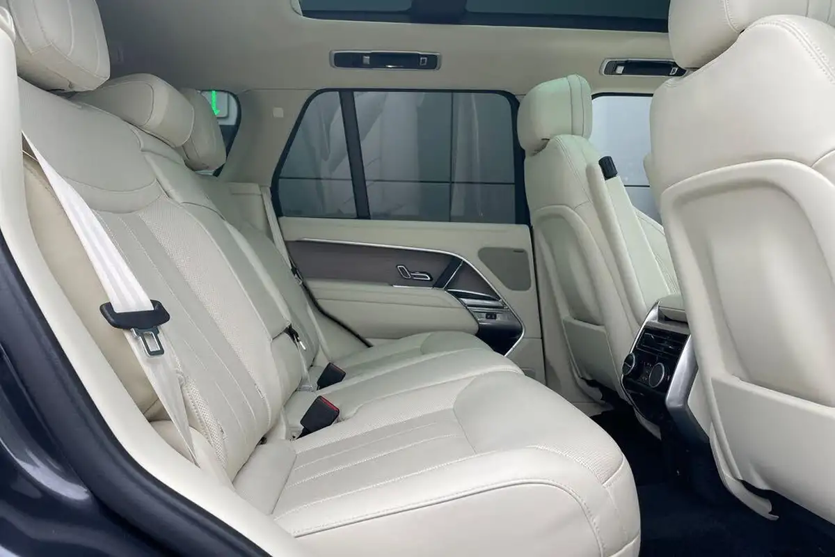 2023-land-rover-range-rover-30-p440e-se-big-22