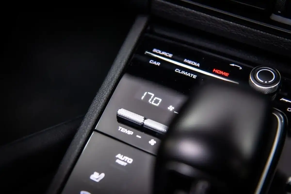 2020-porsche-cayenne-30-v6-s-big-18