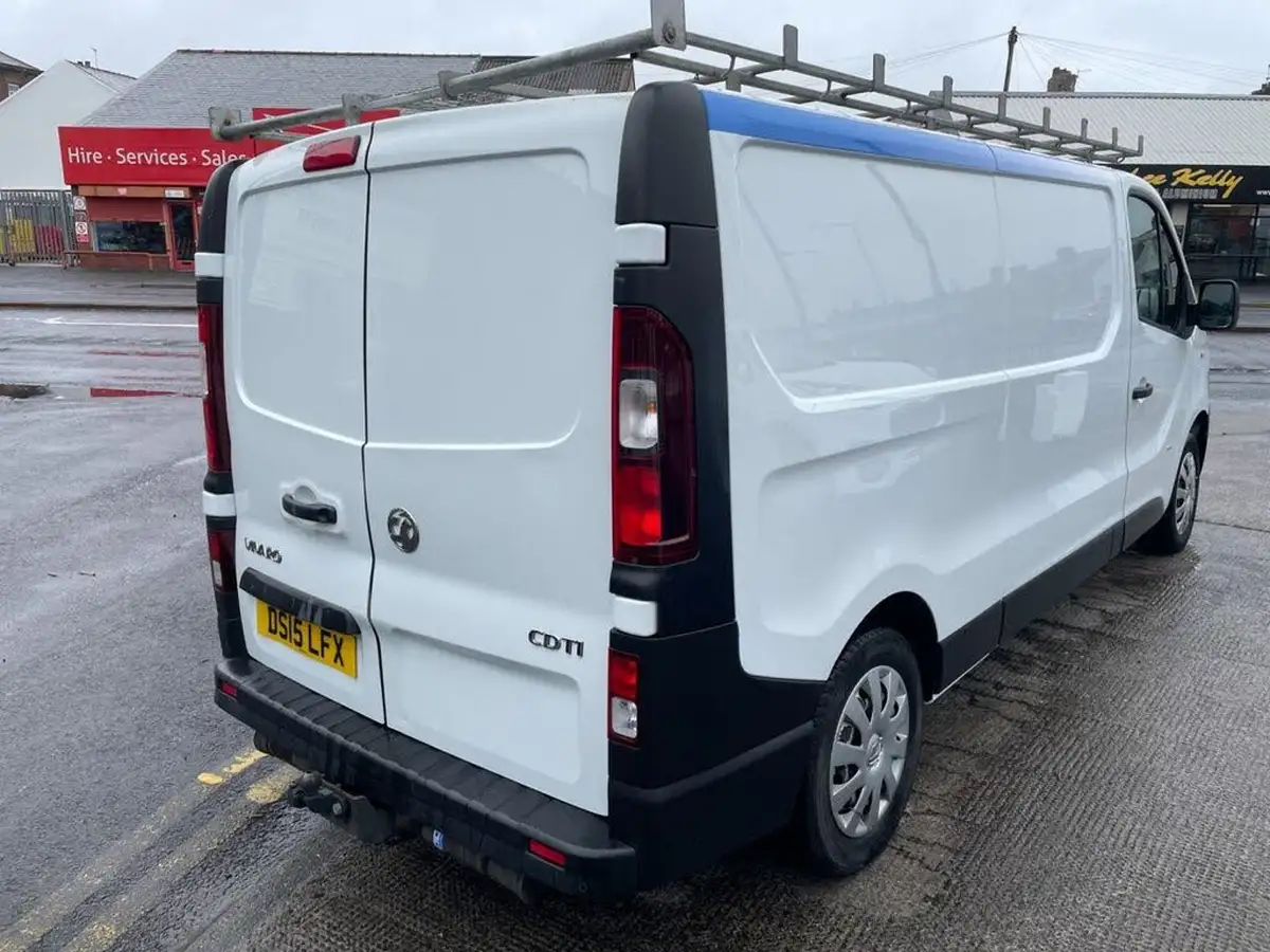 2015-vauxhall-vivaro-16cdti-2900-l2h1-115ps-refrigerated-van-big-13